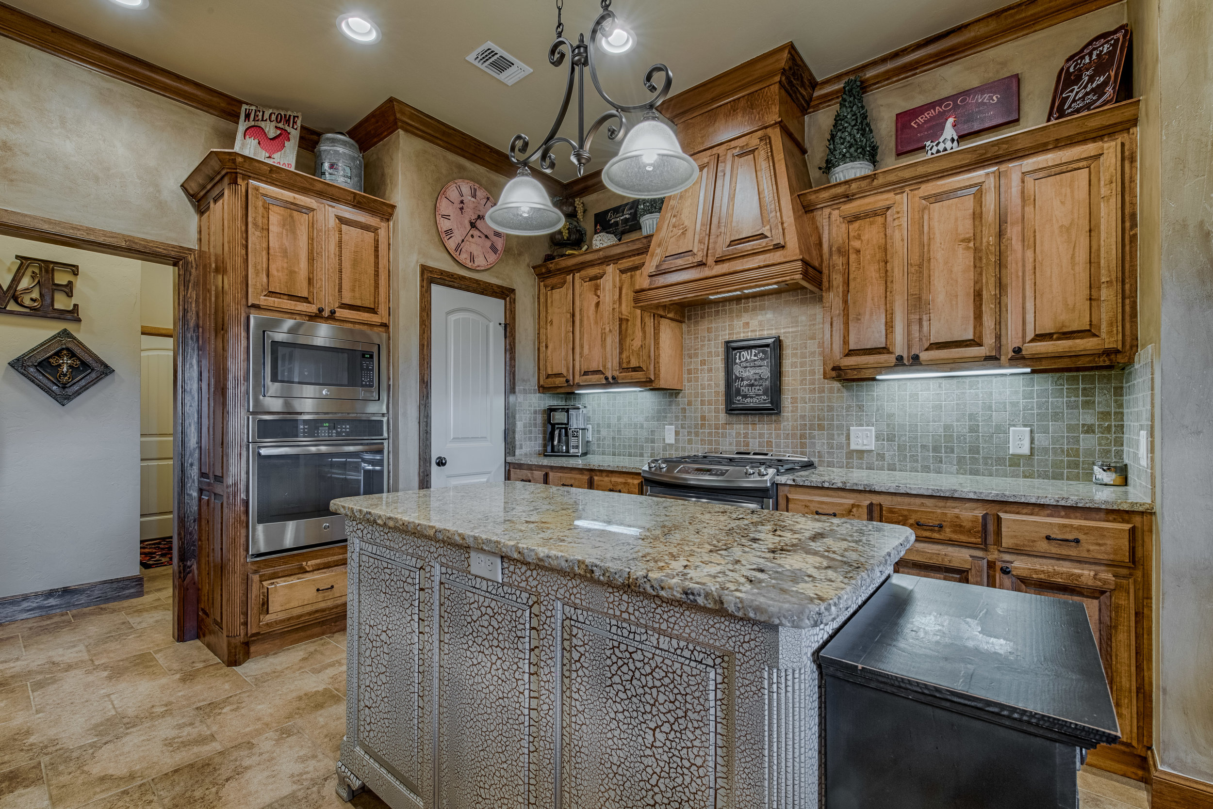 016-Kitchen.jpg