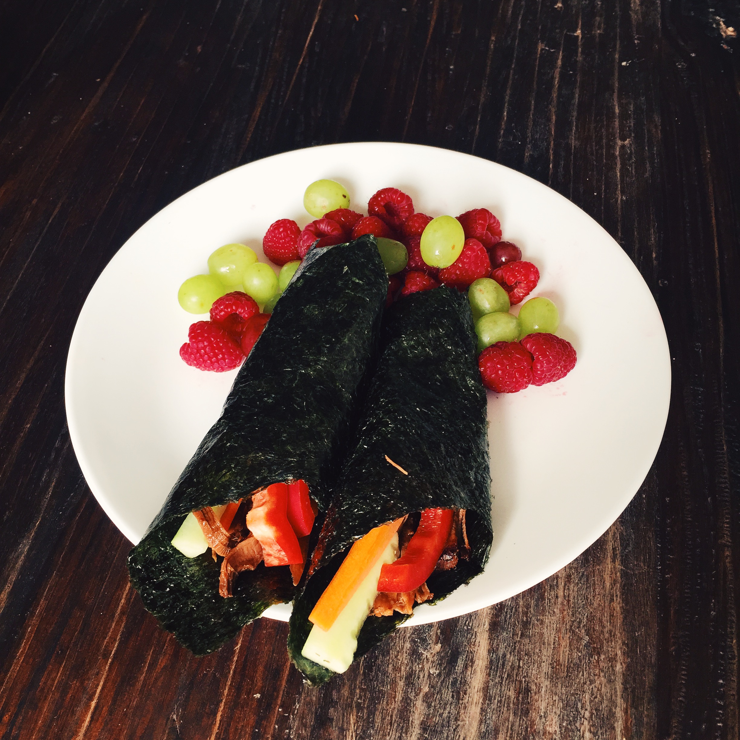 Pulled pork wraps with fresh fruit