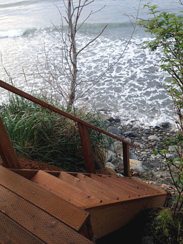 Floating stairway for beach access