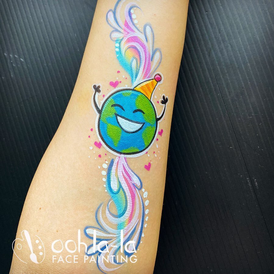 HAPPY EARTH DAY!
.
.
.  #earth #earthday #earthday2020  #rainbow #facepainting #faceart #bodyart  #art  #kids #losangeles #pasadena #alhambra #southpadadena #sangabriel #whittier #festival #professional #party #birthday #kidsparty #facepainter #oohla