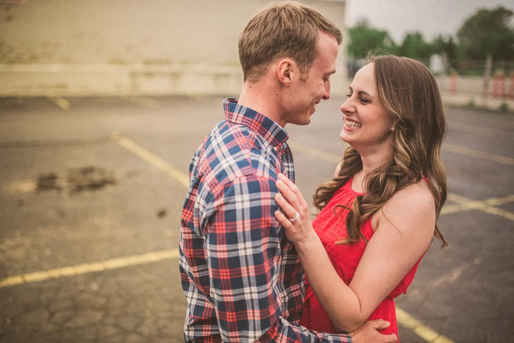 kaitlyn-logan-chicago-grand-rapids-engagement-photography-25.jpg