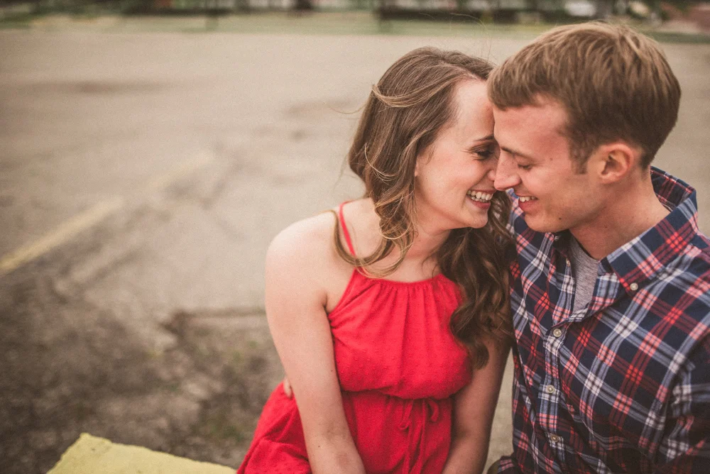 kaitlyn-logan-chicago-grand-rapids-engagement-photography-27.jpg