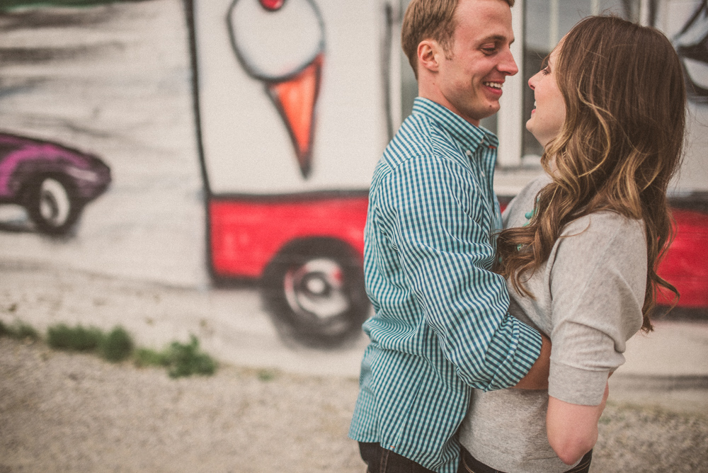 kaitlyn-logan-chicago-grand-rapids-engagement-photography-30.jpg