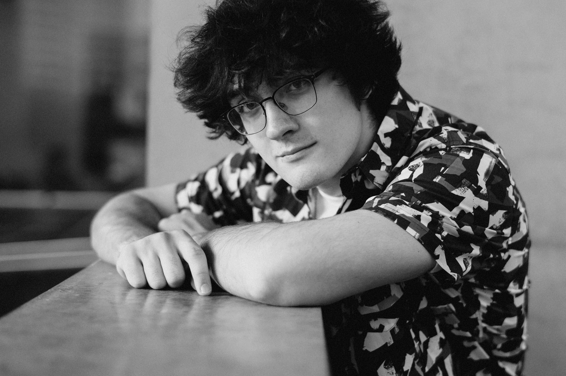 Nathan's Senior Pictures in Downtown Grand Rapids MI - by Ryan Inman 36.jpg