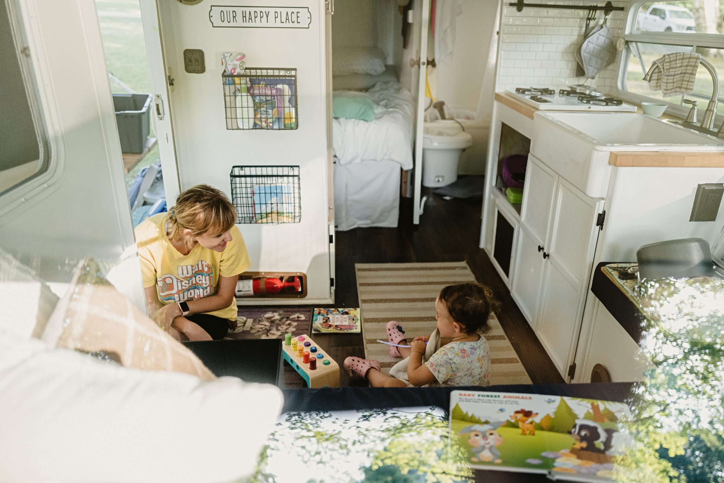 Isla Goes Camping on Lake Michigan - Family Storytelling session 25.jpg