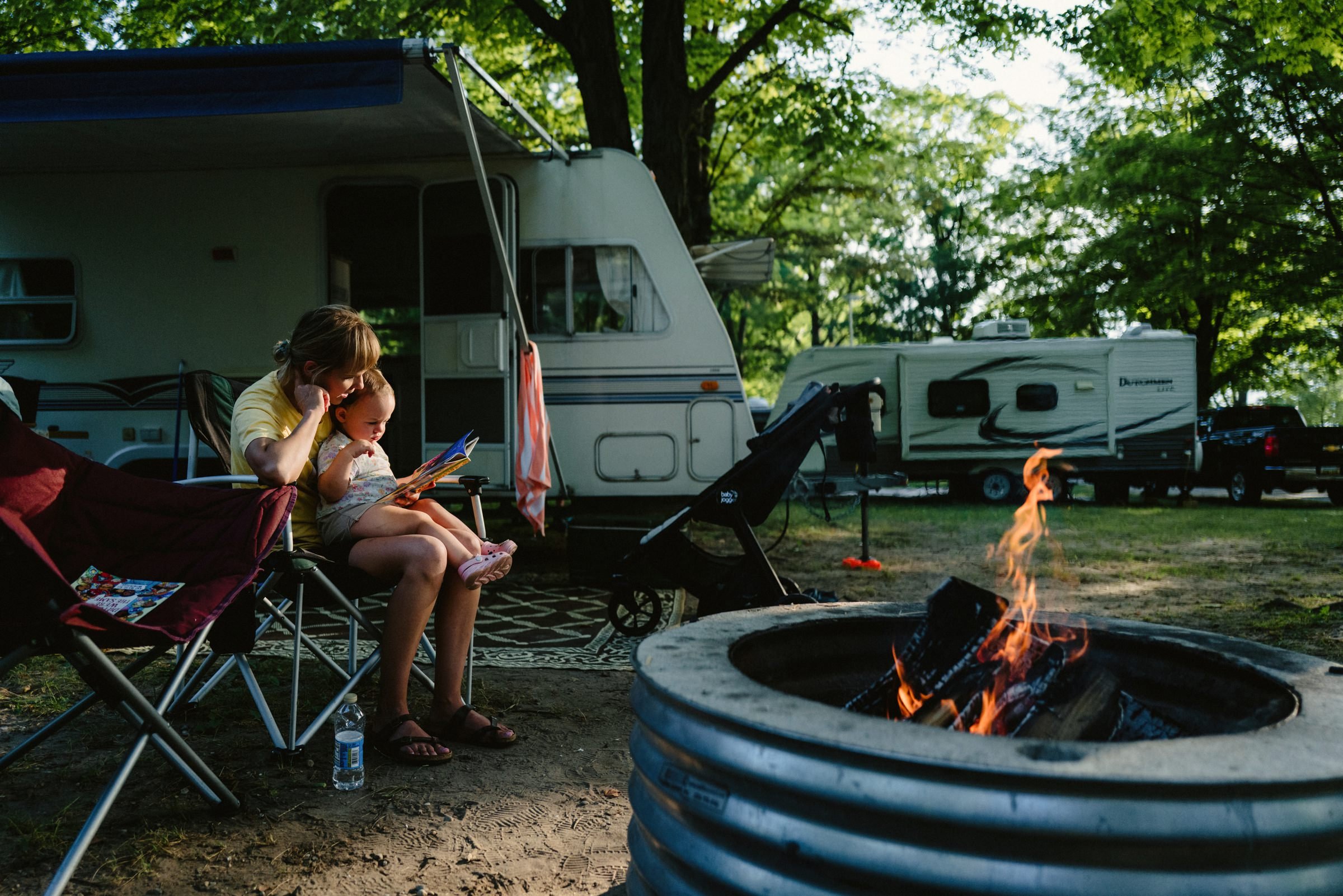 Isla Goes Camping on Lake Michigan - Family Storytelling session 30.jpg