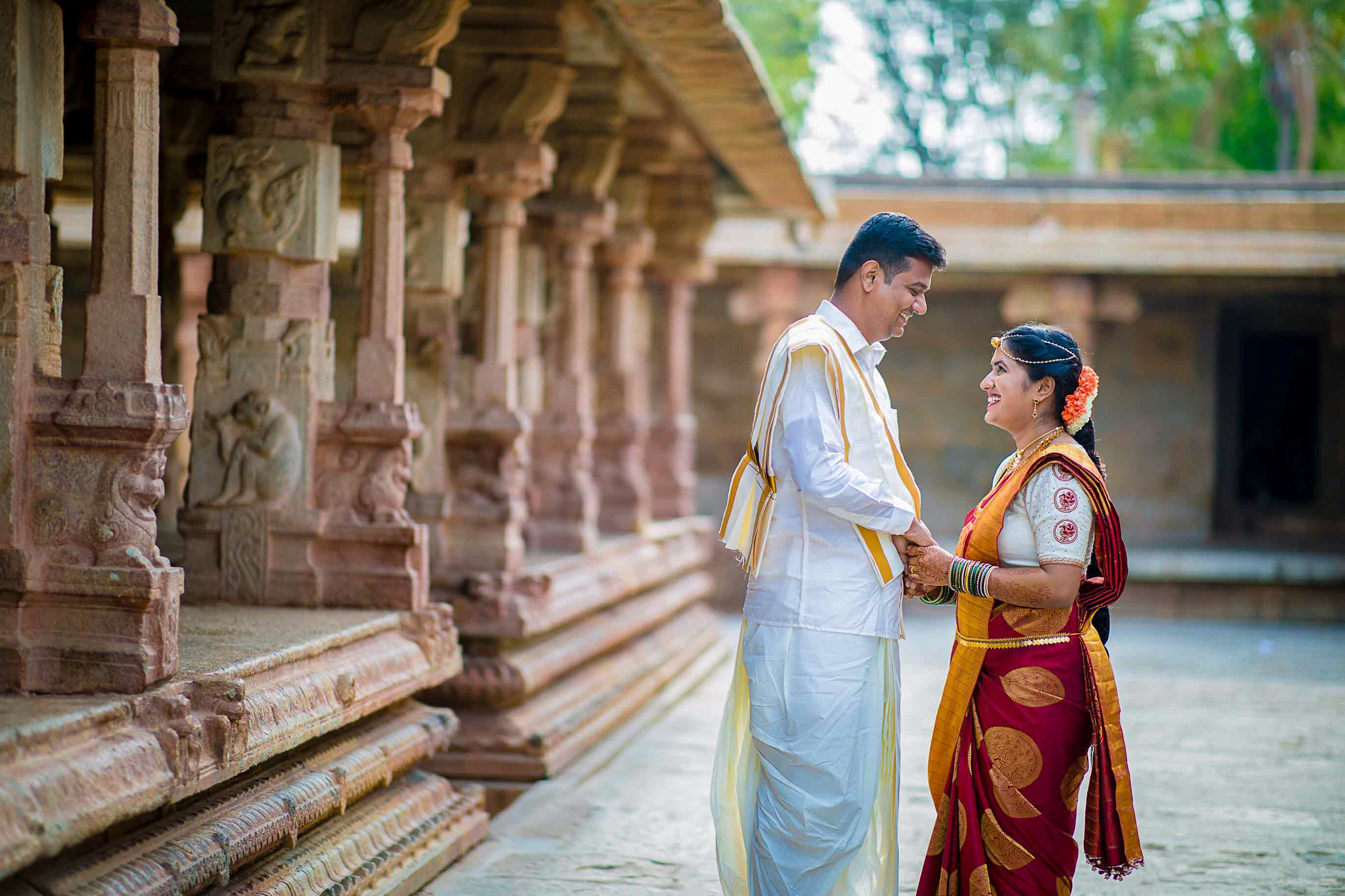Pixel-Chronicles-Basavaraj_Pooja-bhoganandishwara-temple-Candid-Wedding-Photography-Couple-Photoshoot-7.jpg