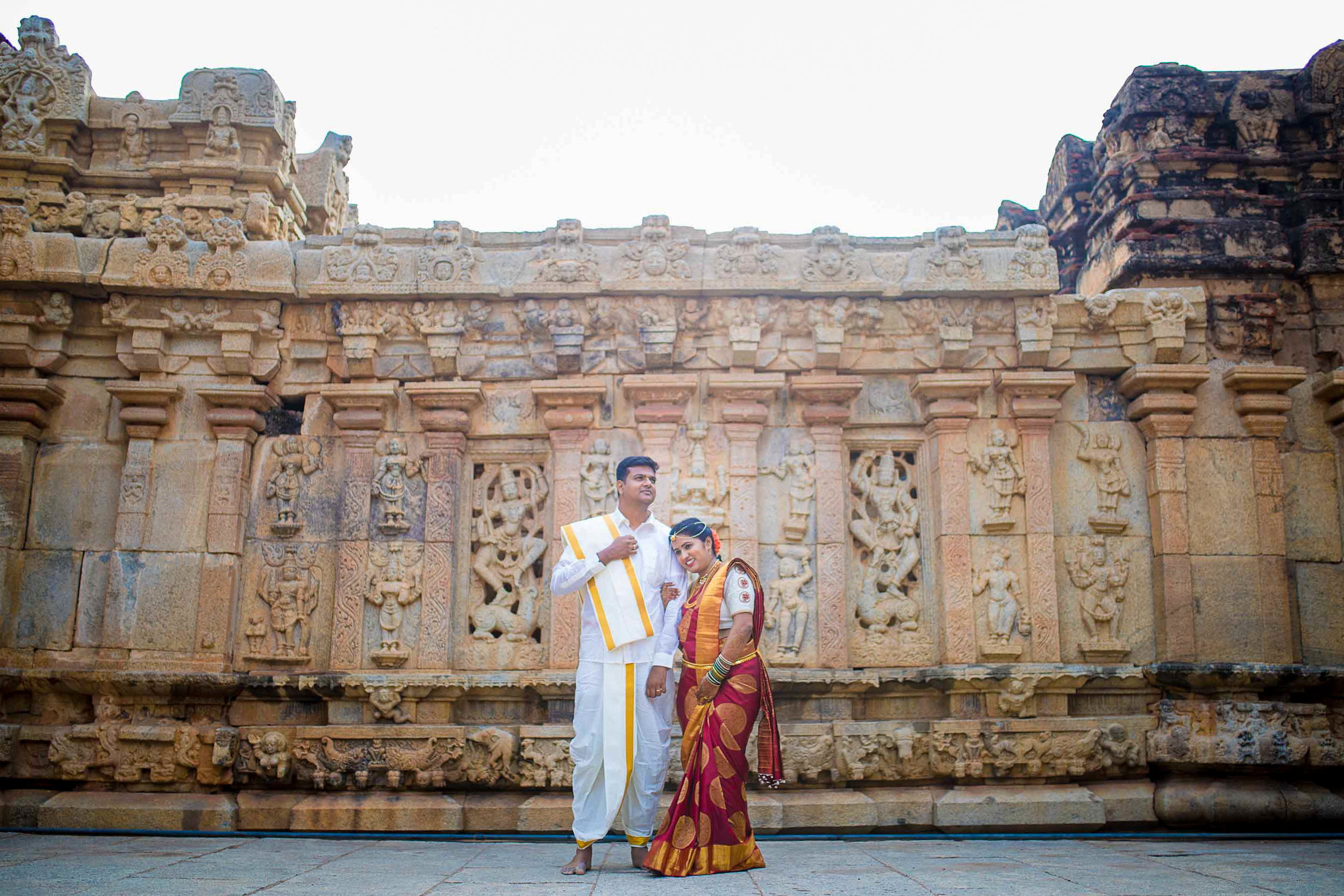 Pixel-Chronicles-Basavaraj_Pooja-bhoganandishwara-temple-Candid-Wedding-Photography-Couple-Photoshoot-9.jpg