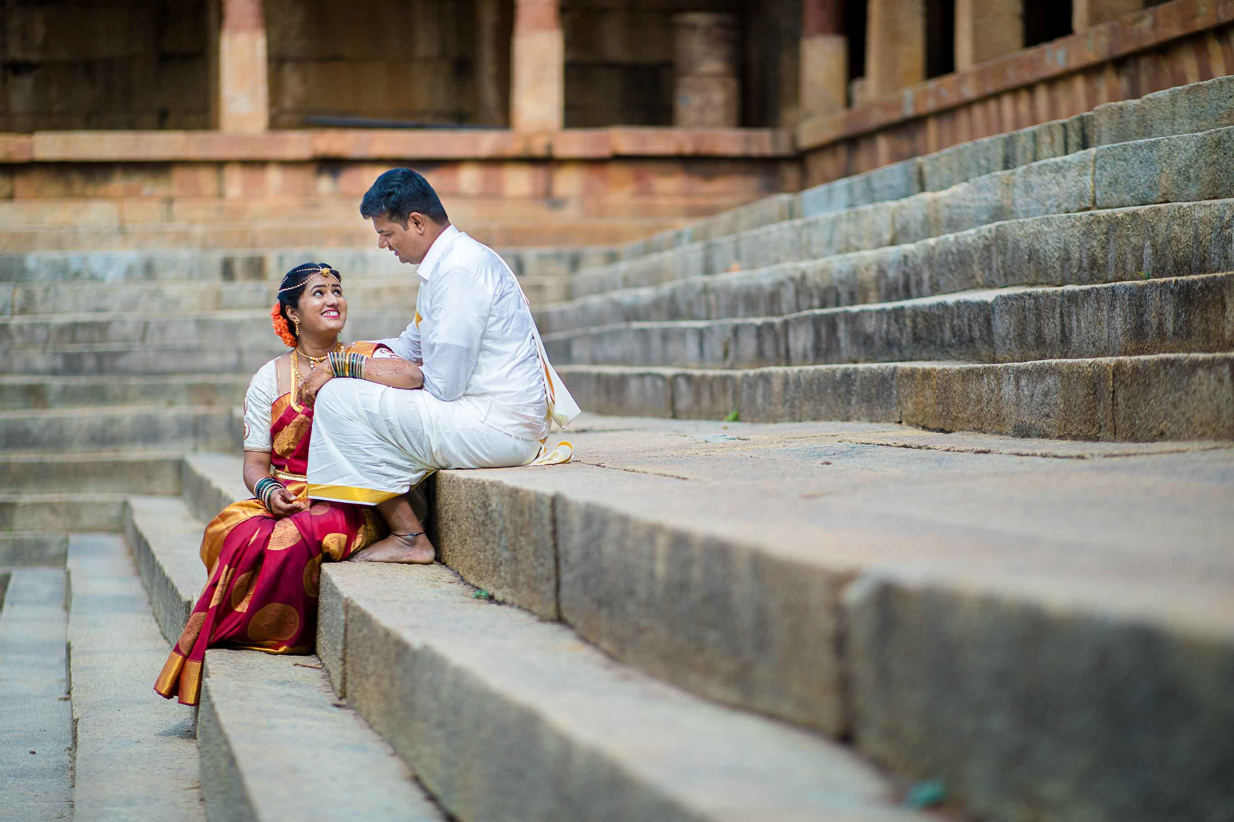 Pixel-Chronicles-Basavaraj_Pooja-bhoganandishwara-temple-Kalyani-Candid-Wedding-Photography-South-Indian-Wedding-Couple-Photoshoot-25.jpg