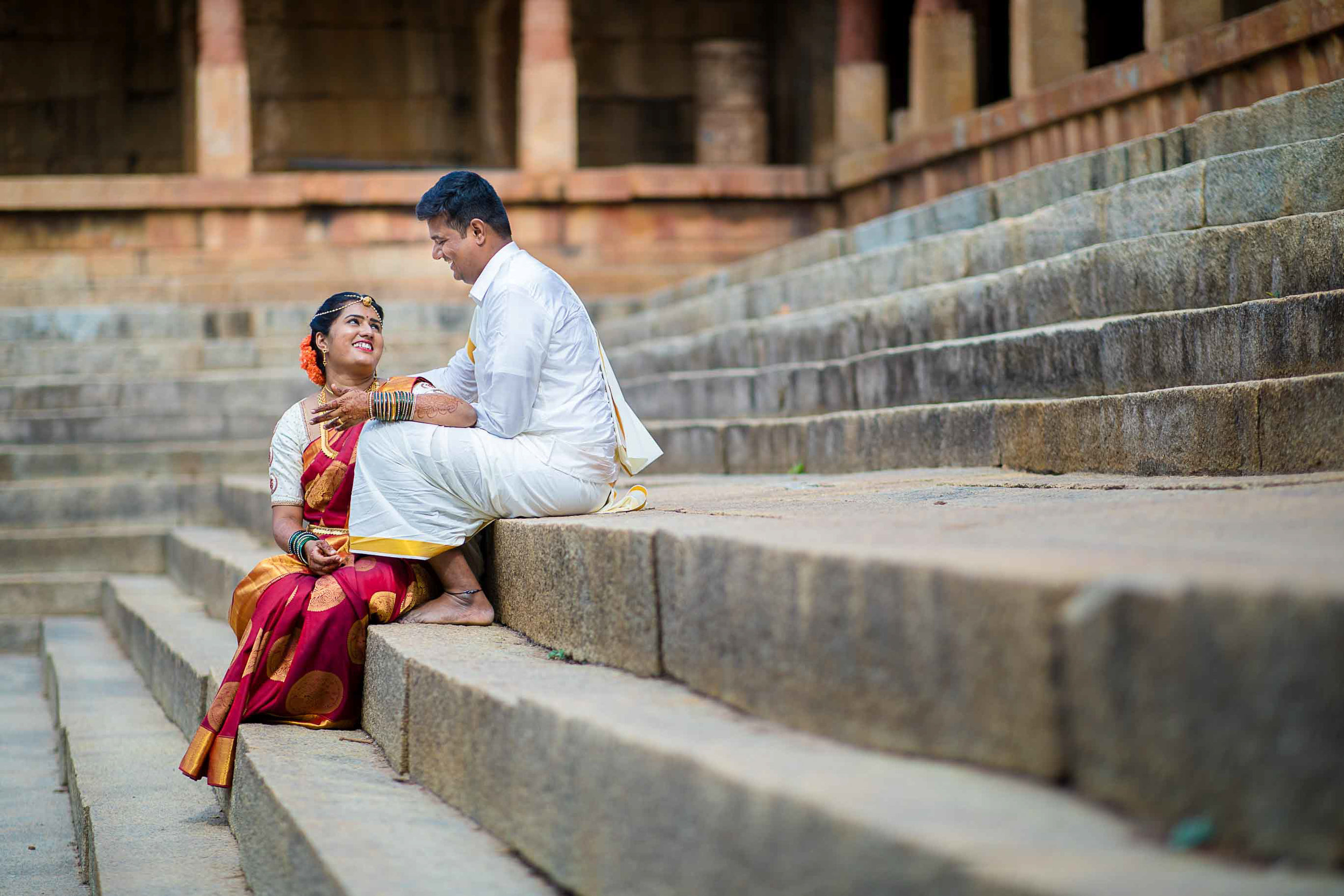 Pixel-Chronicles-Basavaraj_Pooja-bhoganandishwara-temple-Kalyani-Candid-Wedding-Photoshoot-South-Indian-Wedding-Couple-Photoshoot-26.jpg