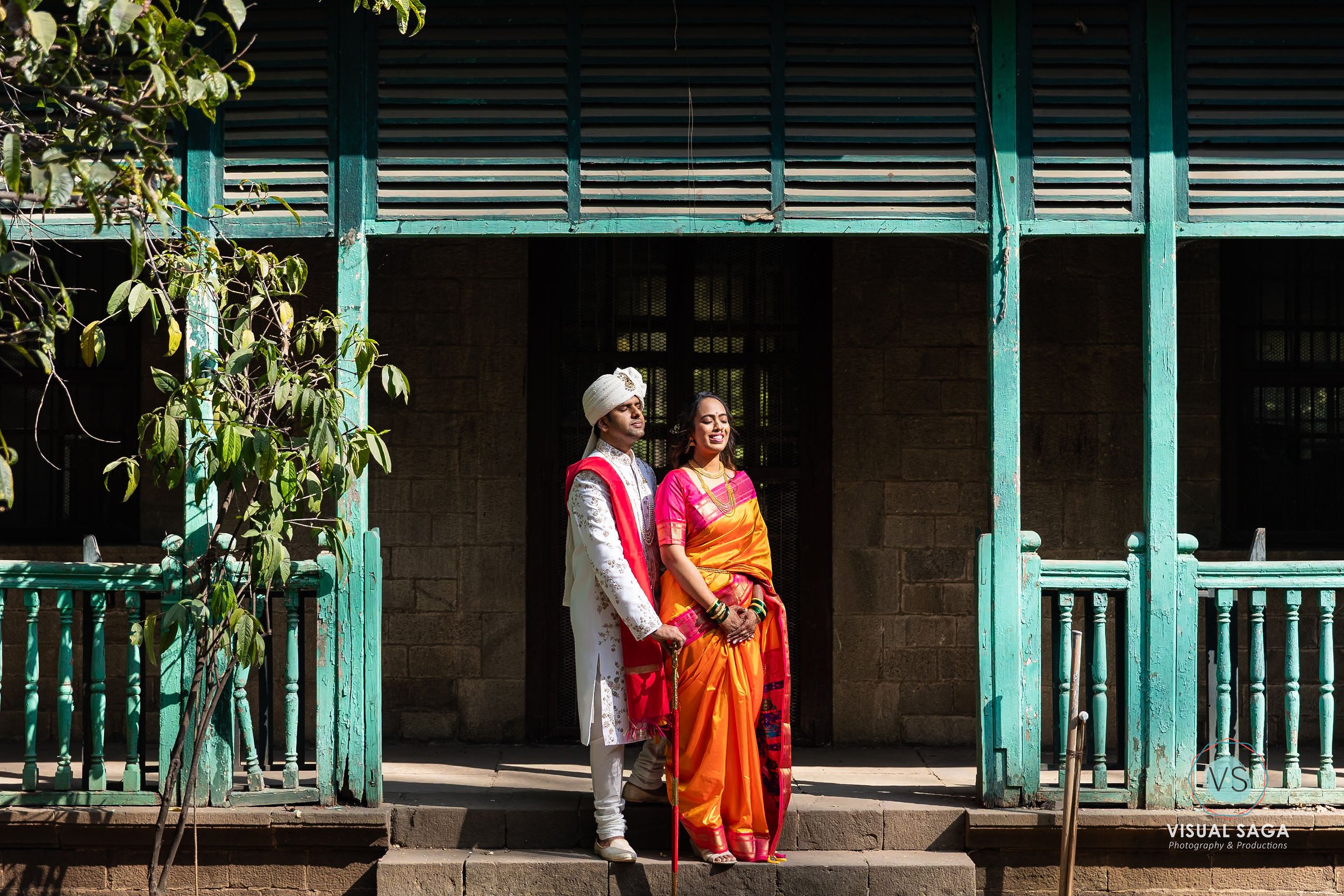 best-wedding-photographer-in-pune-couple-shot-in-old-heritage-architecture.jpg