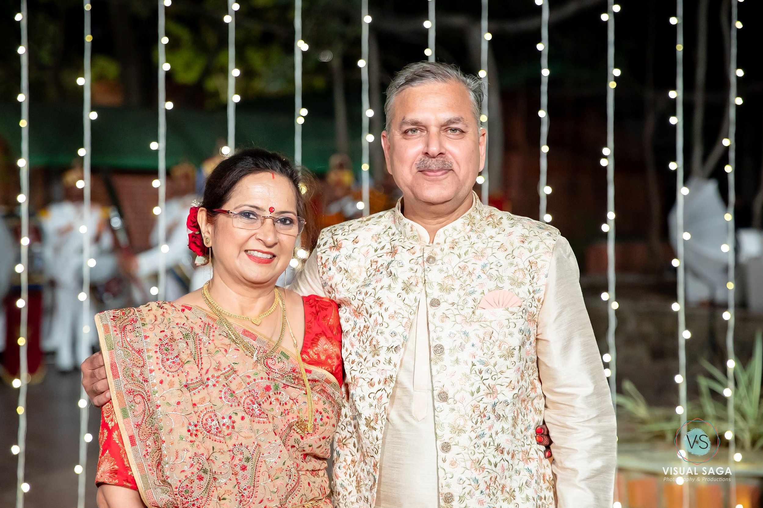 best-wedding-photographer-in-pune-groom-parents.jpg