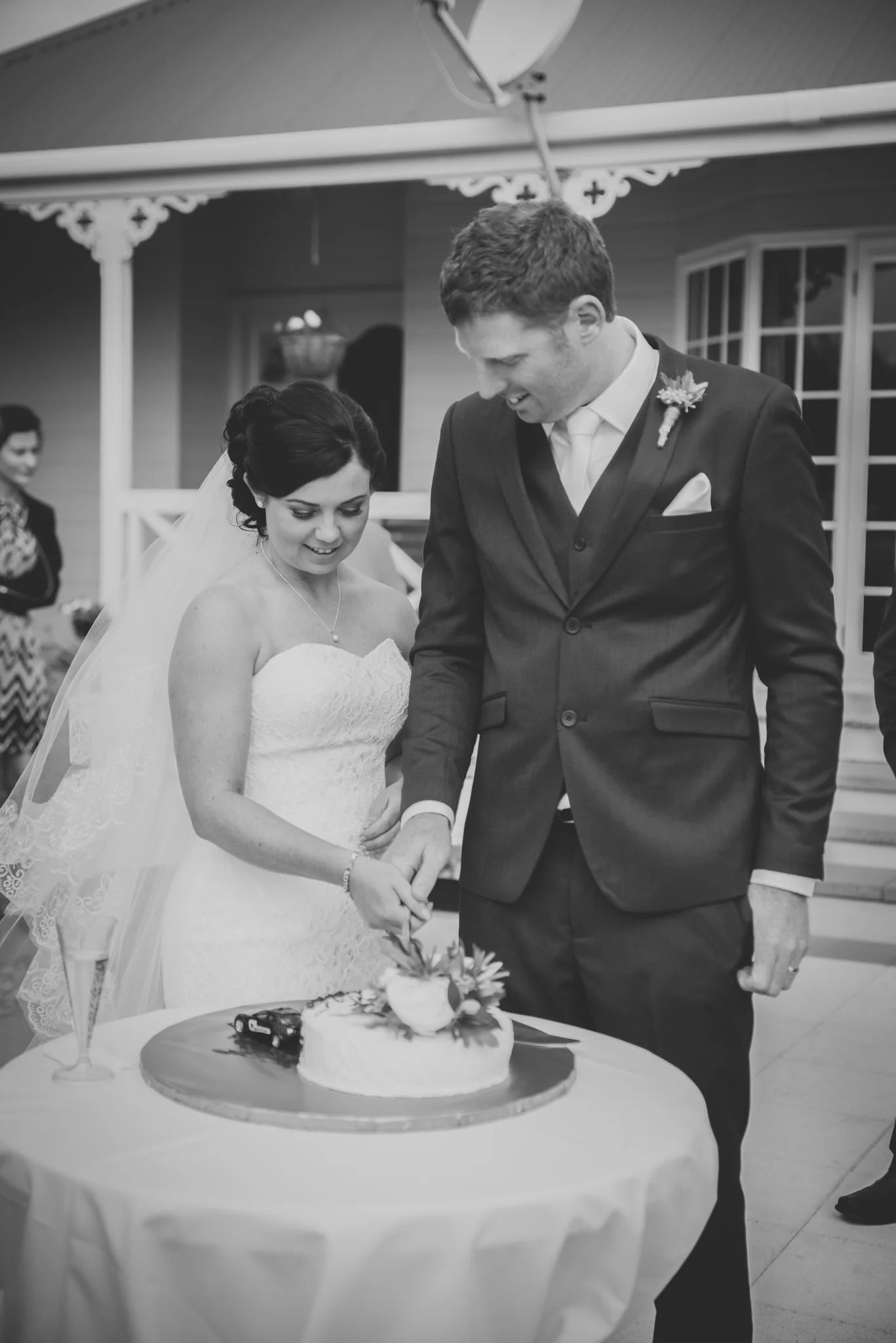 grace-carl-dargaville-wedding-vintage-modern-elegant-56