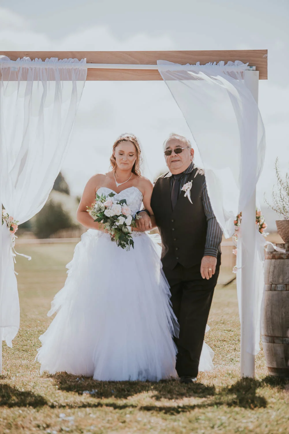 james-melinda-auckland-rustic-farm-wedding-30