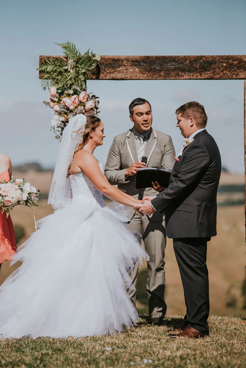 james-melinda-auckland-rustic-farm-wedding-36