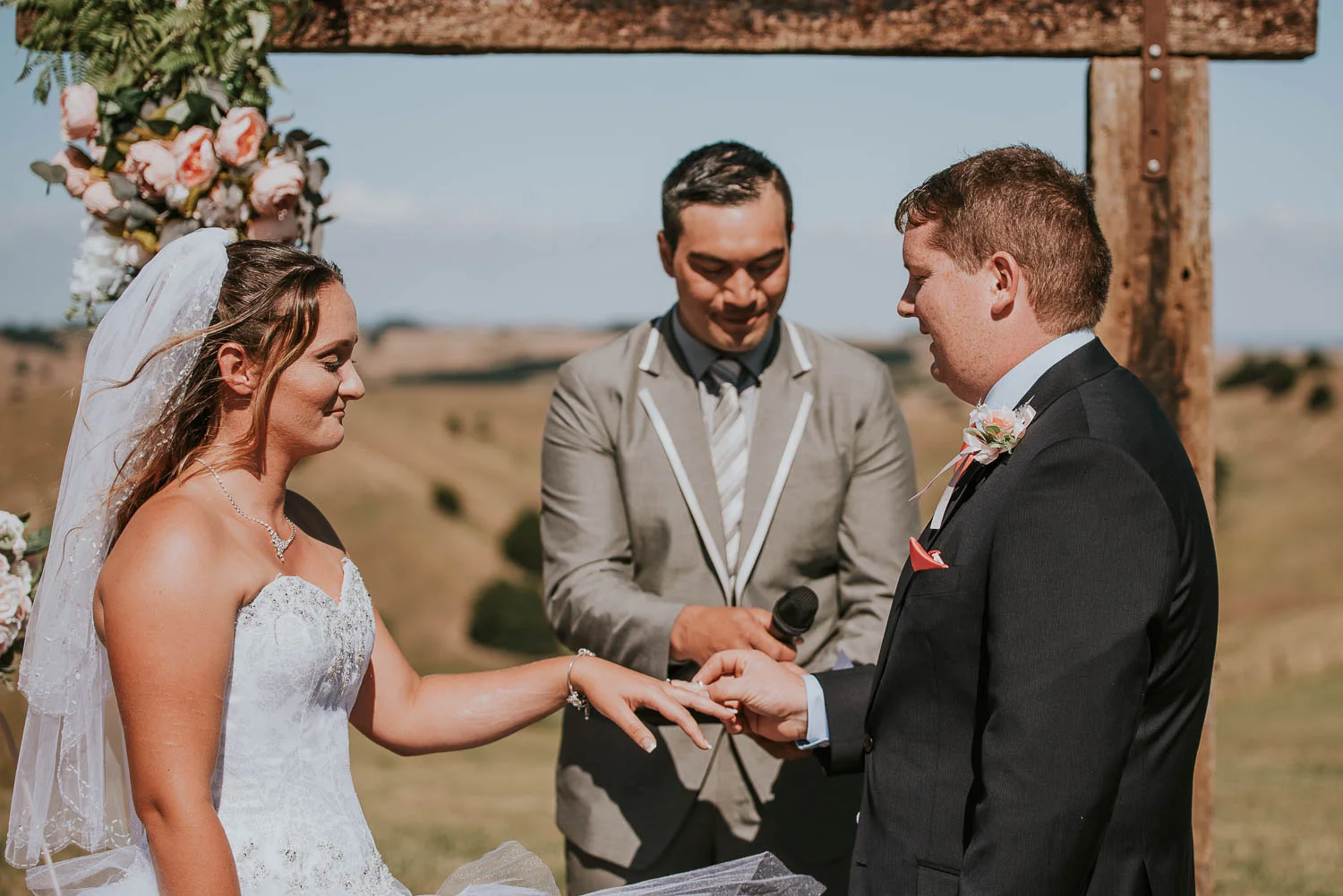 james-melinda-auckland-rustic-farm-wedding-40