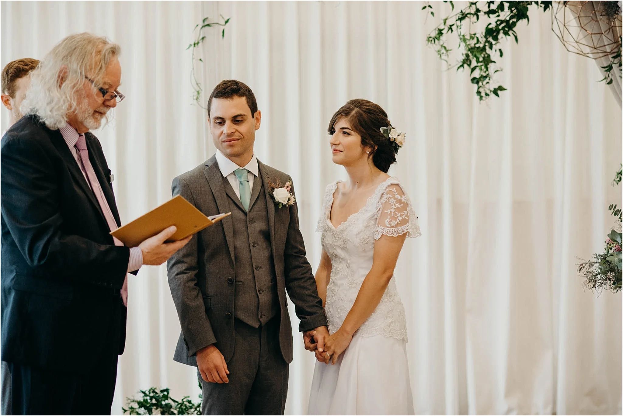 Auckland-Wedding-Photographer-Vanessa-Julian-Officers-Mess-Married_0027.jpg