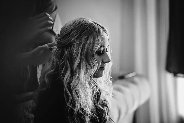 Anticipation of a bride on her wedding day 😍 #bridehairstyle #beautifulbride #olivetreecottagetauranga