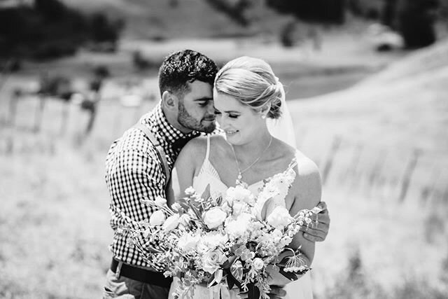 Leeza + Andrew. We experienced hill top views, 30+ degree weather, a crop dusting plane flying around our photo spot, a whole lot of laughs, and much, much more love. 
Congrats Mr + Mrs Pratt 💛💜