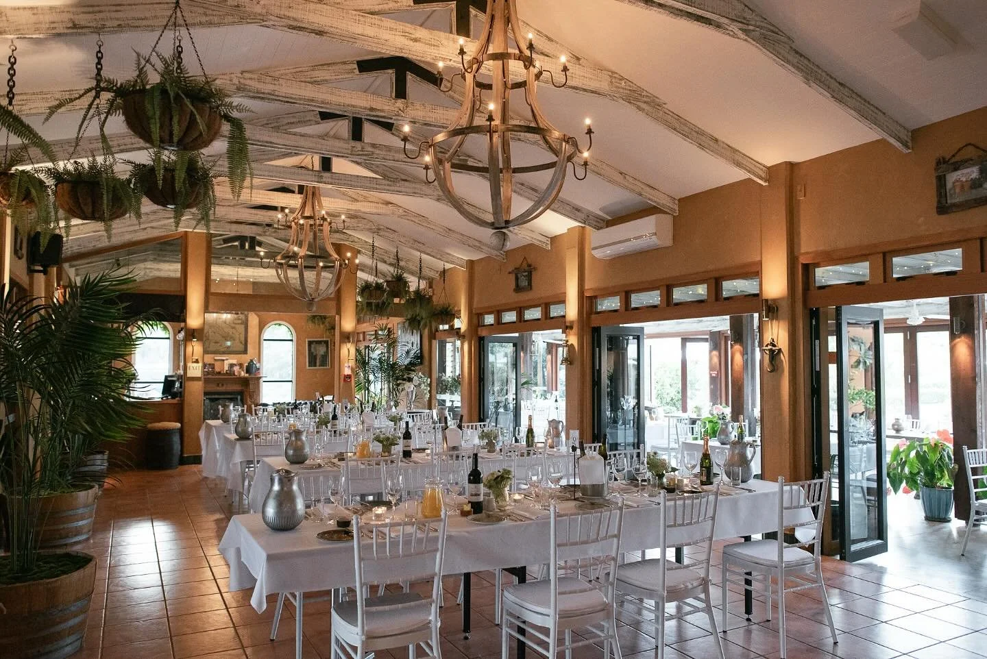 A little European inspo for that minimalist look 👌🏻

New Zealand Wedding Photographer
UK Wedding Photography

#nzweddings #nzweddingphotographer #newzealandwedding #aucklandweddingphotographer #aucklandweddings #weddinginspo #tuscanstylewedding #qu