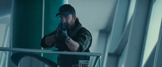 the_expendables_Norris.jpg