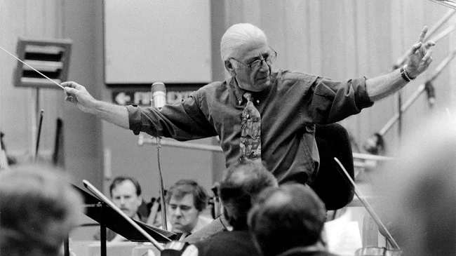 jerry-goldsmith-conducting.jpg