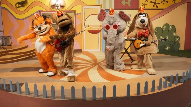 The Banana Splits Movie 2019 — Contains Moderate Peril