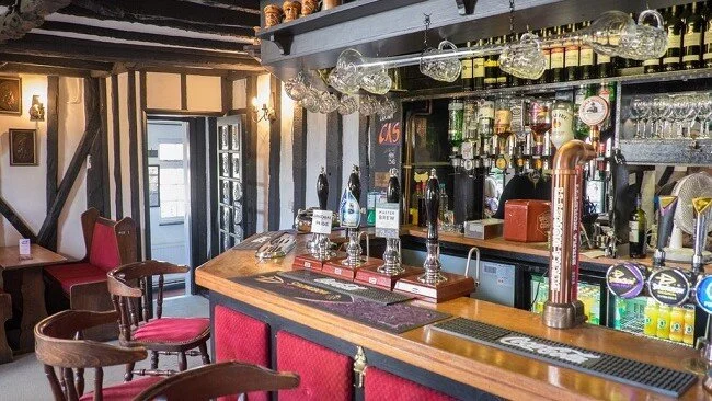 Rose and Crown Shorne (2).jpg
