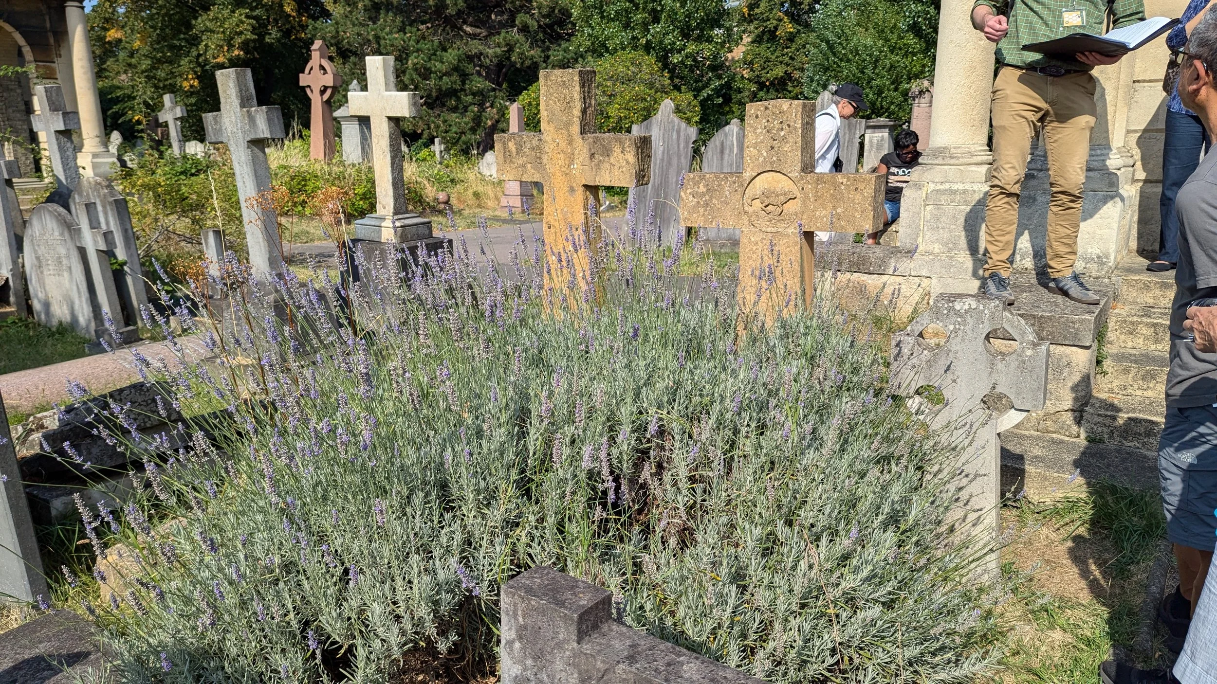 Brompton Cemetery (14).jpg