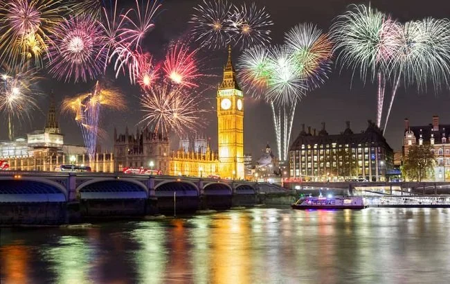London-Fireworks-at-London-Eye-Big-Ben-2.jpg