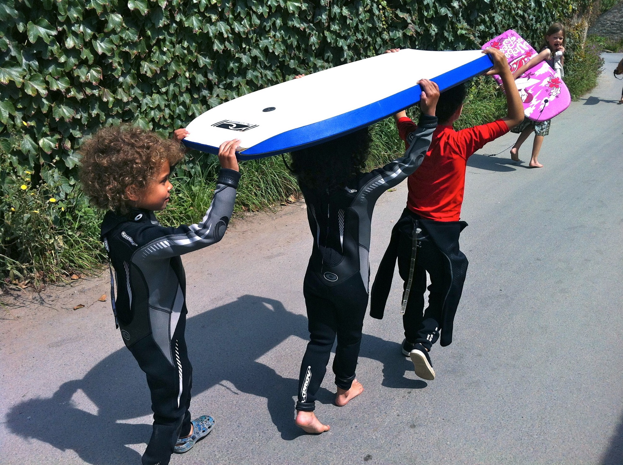 FAMILY DAYS Holiday surfing 3.jpg