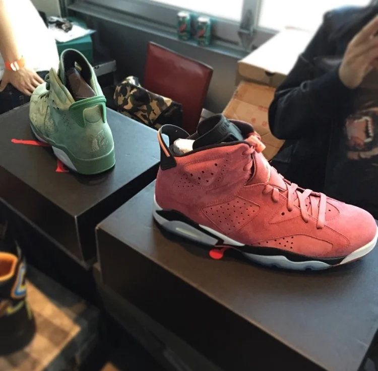 @ILLXCHRIS and @ lacecadence shut down the show with these macklemore shark face jordan 6s
