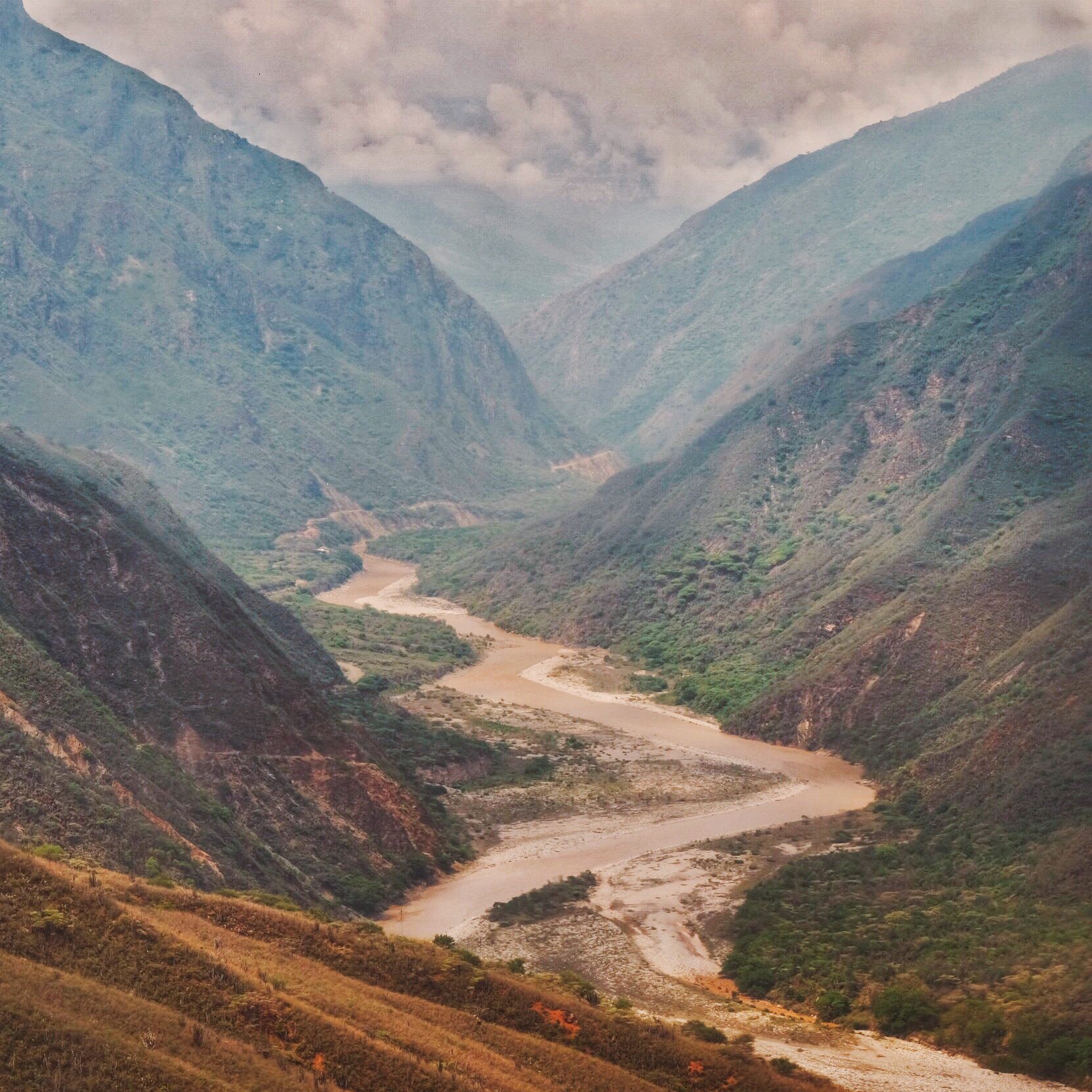 The impressive Chicamocha canyon, on the way from San Gil to Bucaramanga .