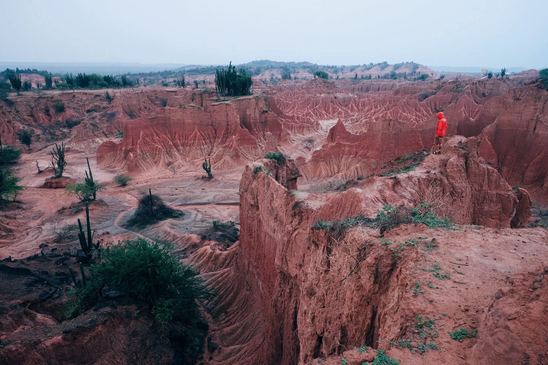 Admiring the incredible beauty of the Tatacoa desert .