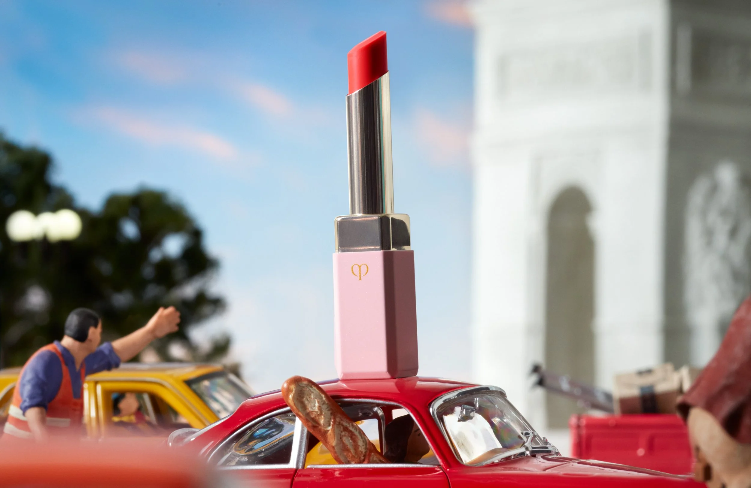 22-06 2340-03C-01 ABM_AMZ EUROPE MINIS FRANCE HORIZONTAL_SRGB.JPG