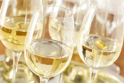 white wine_glasses.jpg