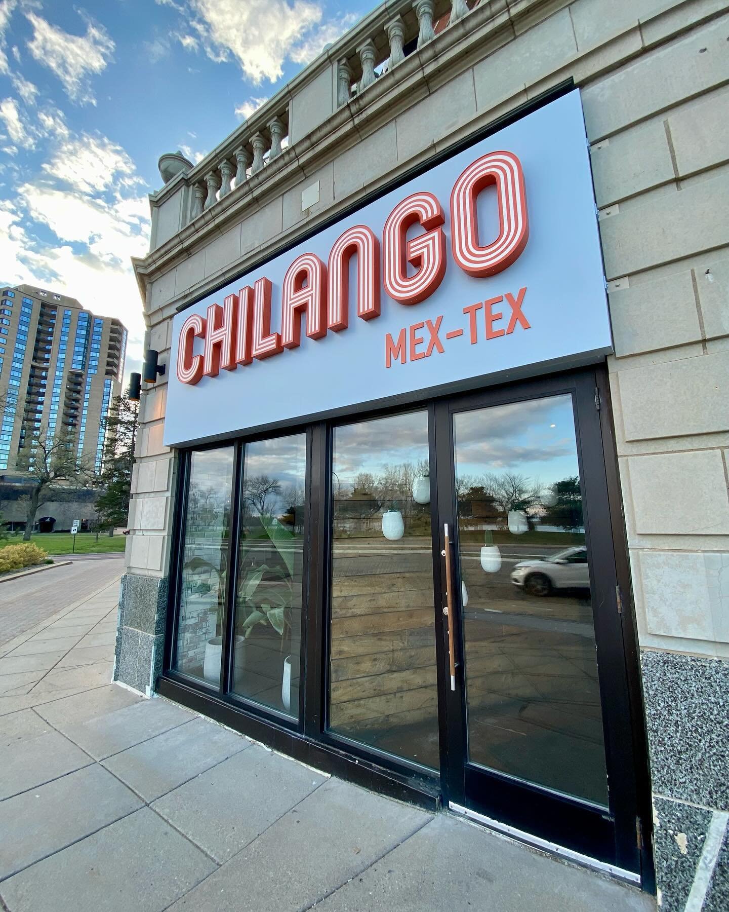 Chilango 🤝 Misfit
Partners in Crime

Could not be more excited to partner with chef @jorgeguzman1 and @chilango_mextex in Minneapolis. Chilango serves authentic Mex-Tex in a historic setting overlooking Lake Bde Maka Ska. Incredible art from @roco_d