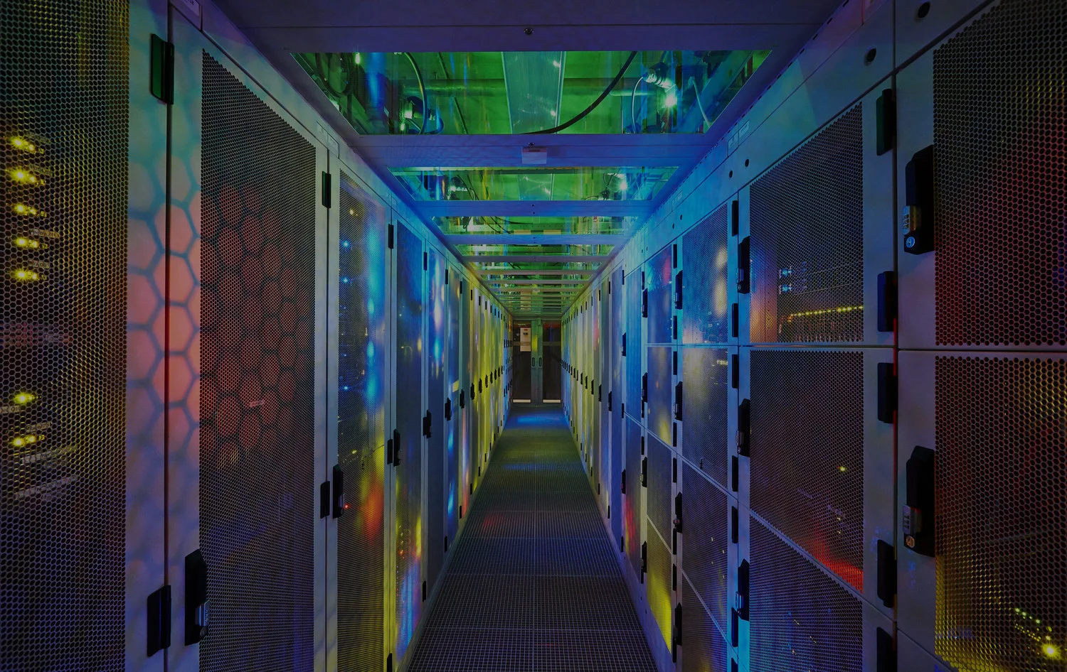 Arialytics_datacenter2.jpg