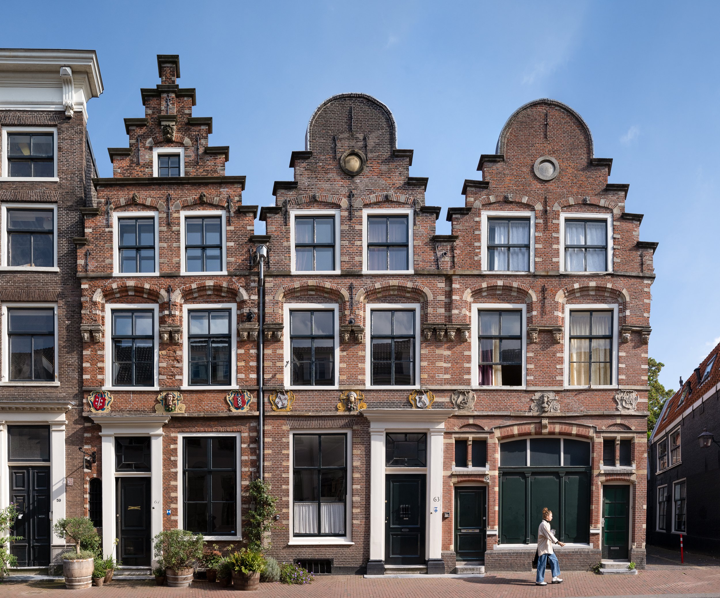  Historic gable heads in the Jansstraat in Haarlem. (RCE) (2022). 