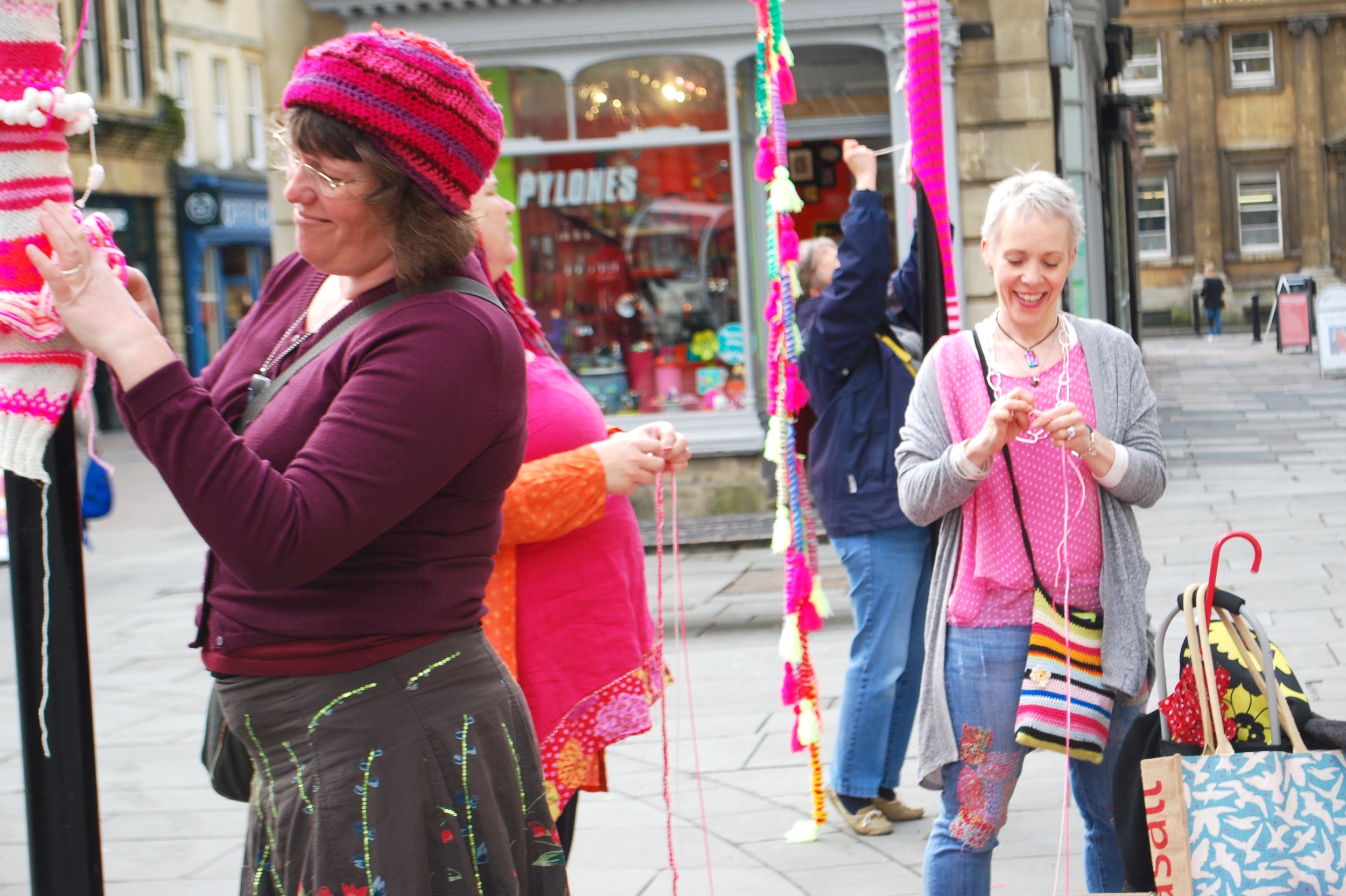 Ten tips for a successful yarn bomb. | EMMA LEITH