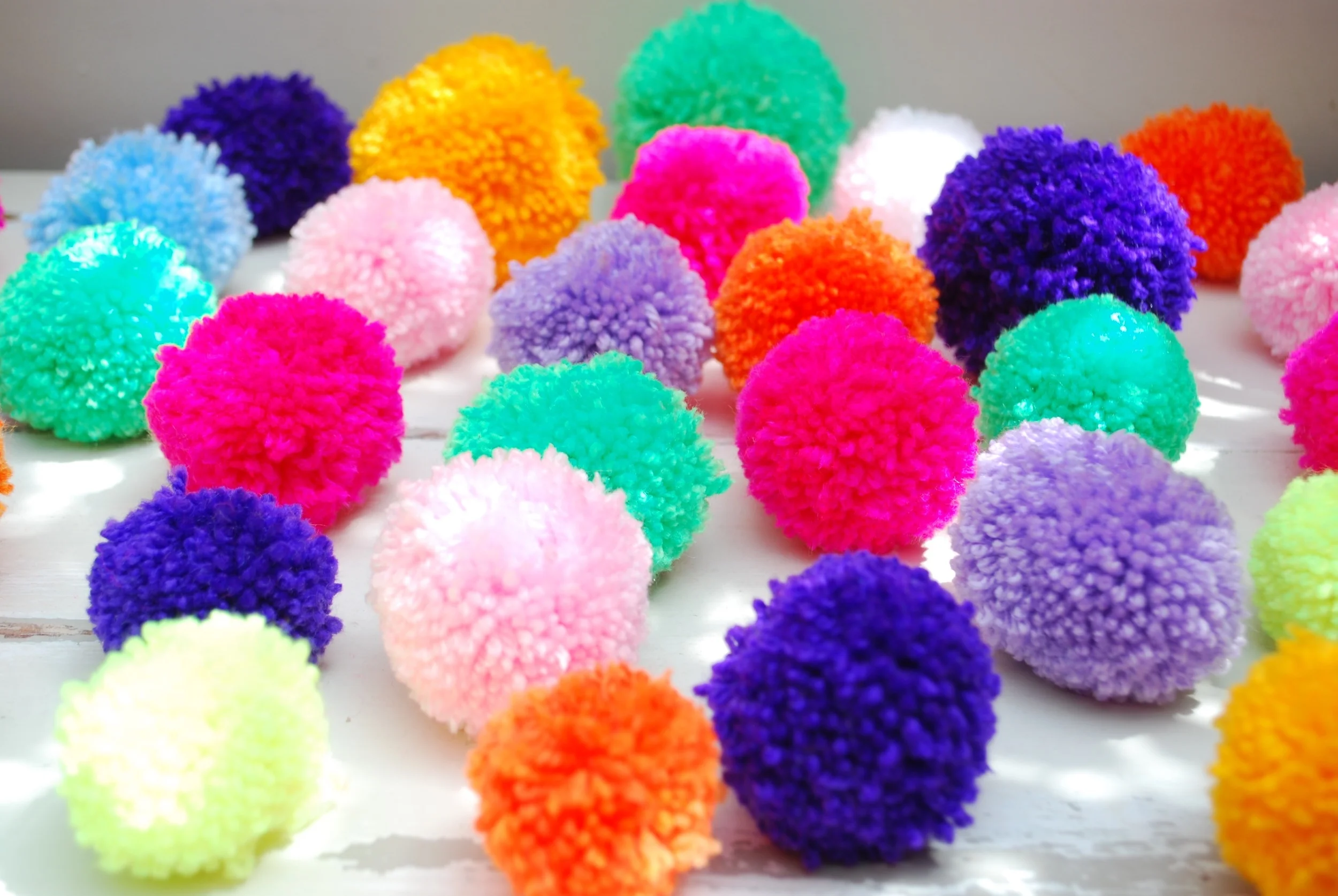 How To Use A Pom Pom Maker Kit