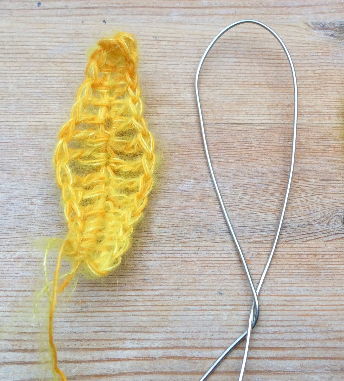 Wire Crochet Flowers - Large Daffodil