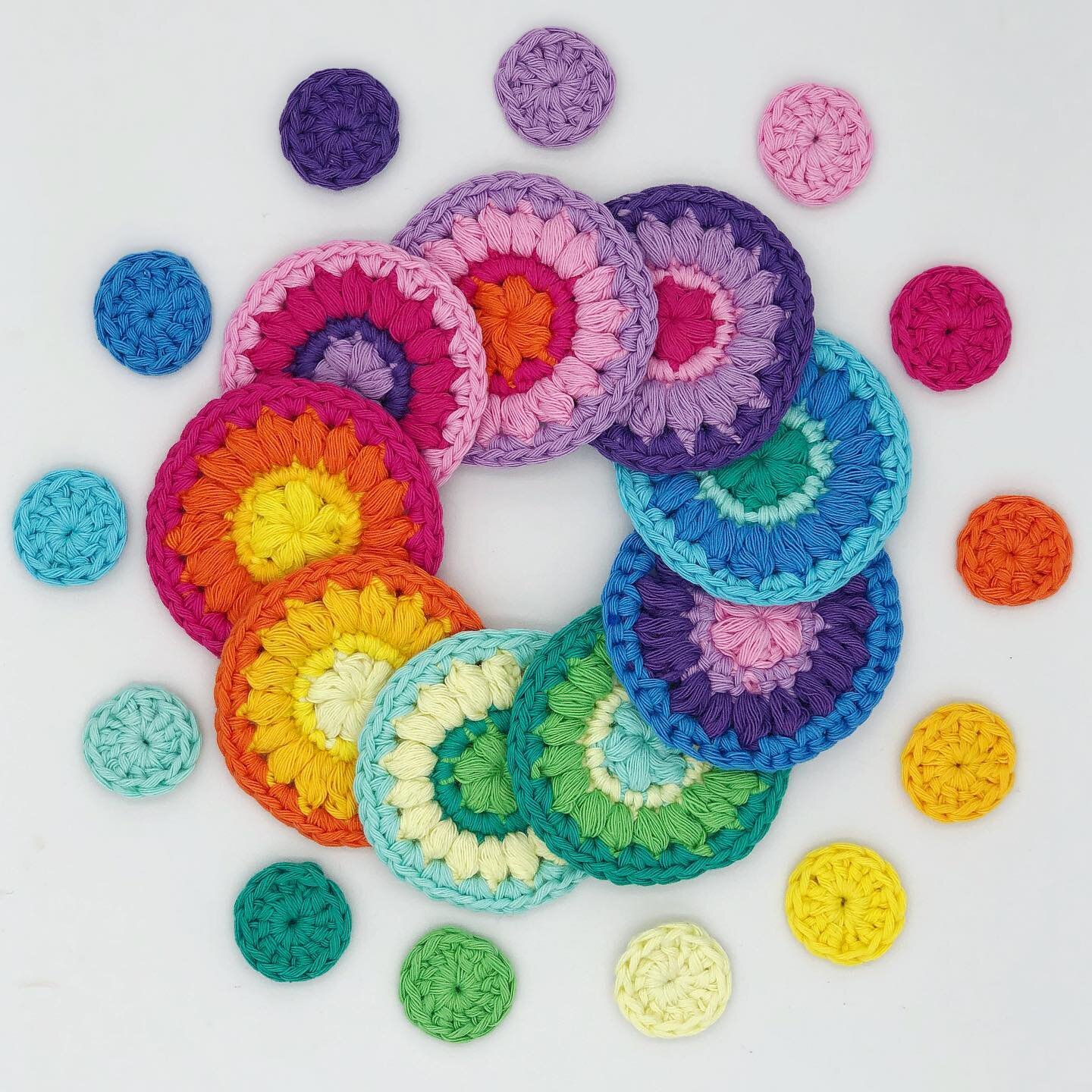 A little crochet rainbow 🌈 that I made for my book Colourful Crochet which honestly feels like another lifetime ago now&hellip;pre Covid days!!! 🌈
I&rsquo;m thinking I will do a colour workshop here to help all those who find choosing colours a lit