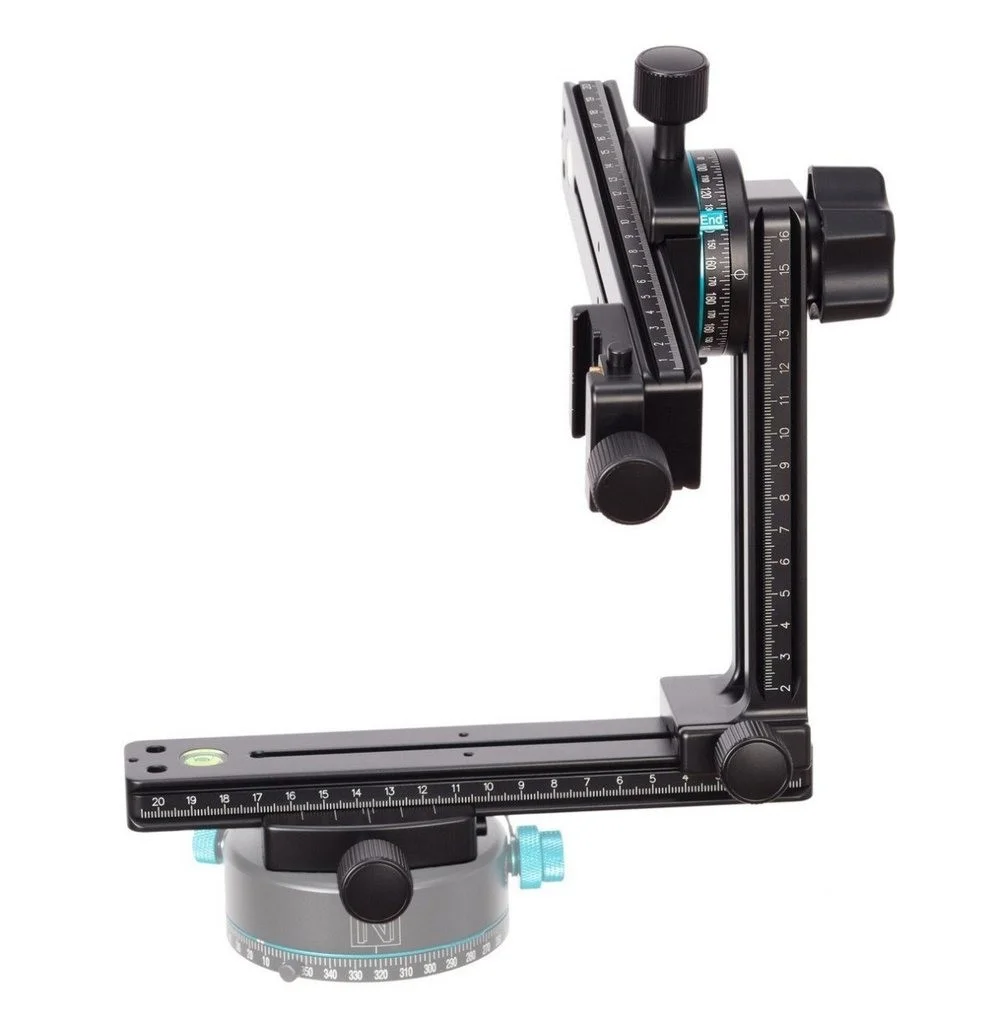 Nodal Ninja panoramic tripod head.