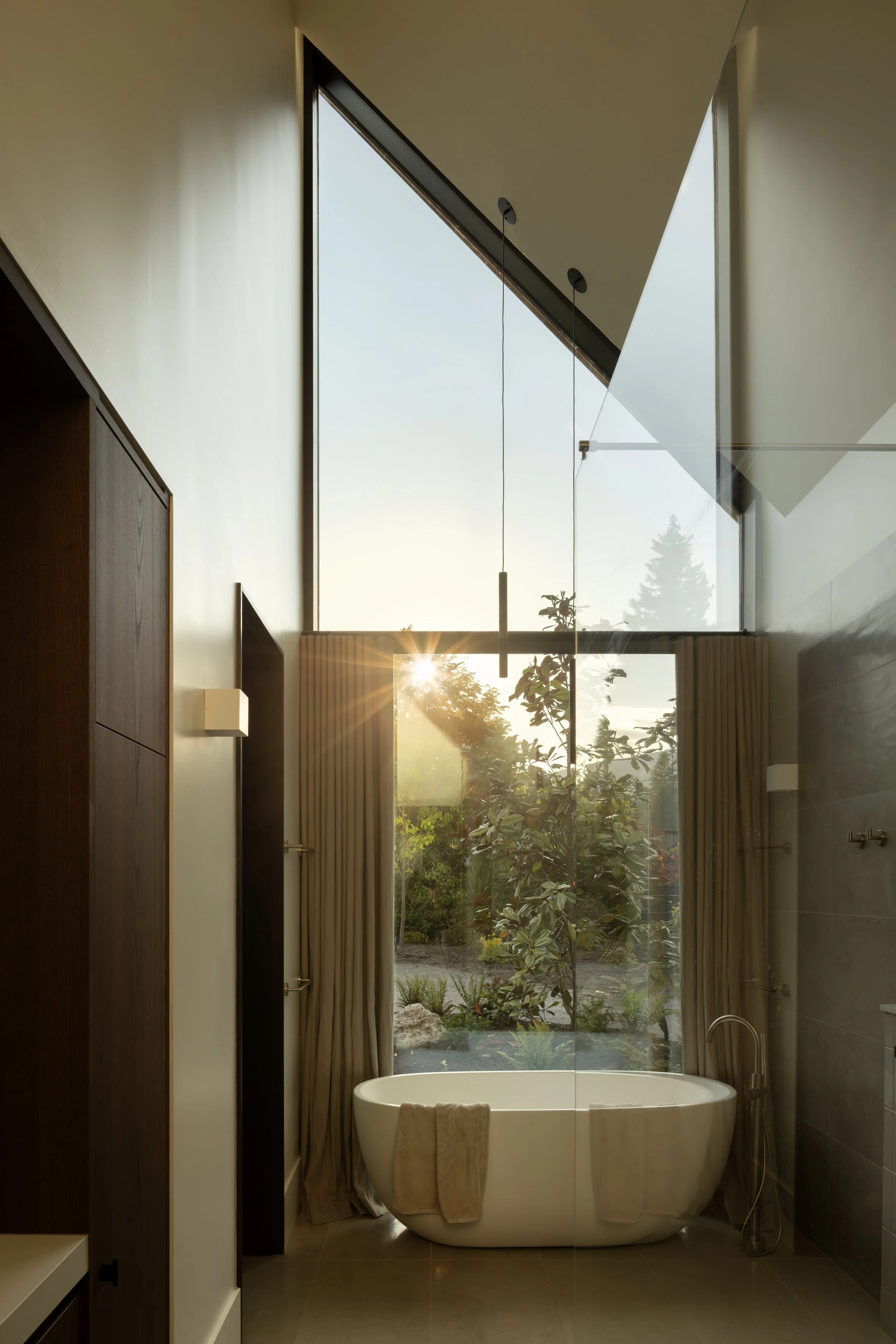  “The clients wanted their home to feel elegant yet comfortable, striking a balance between modern and traditional elements,” says Sophie Burke, interior designer, and founder of Sophie Burke Design.  “We designed spaces that comfortably accommodate 