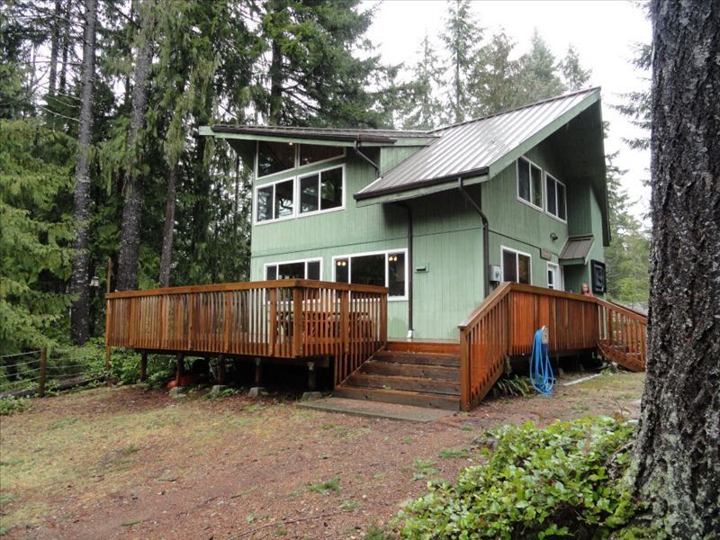 The Charnell House at Lake Cushman