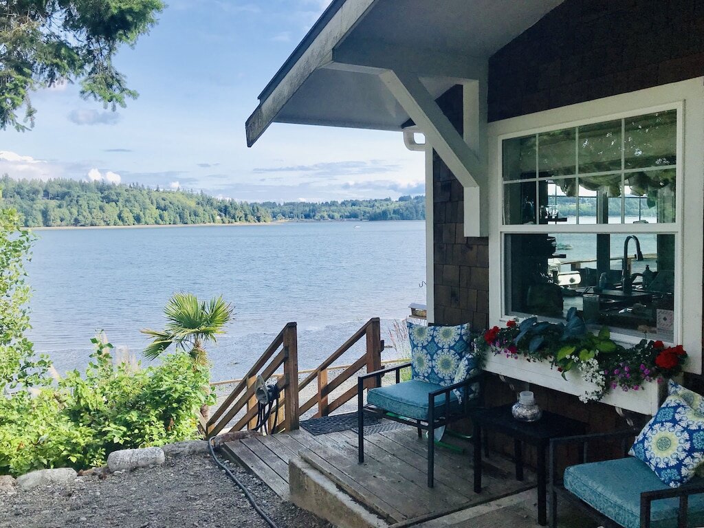 The Beach House on Oakland Bay