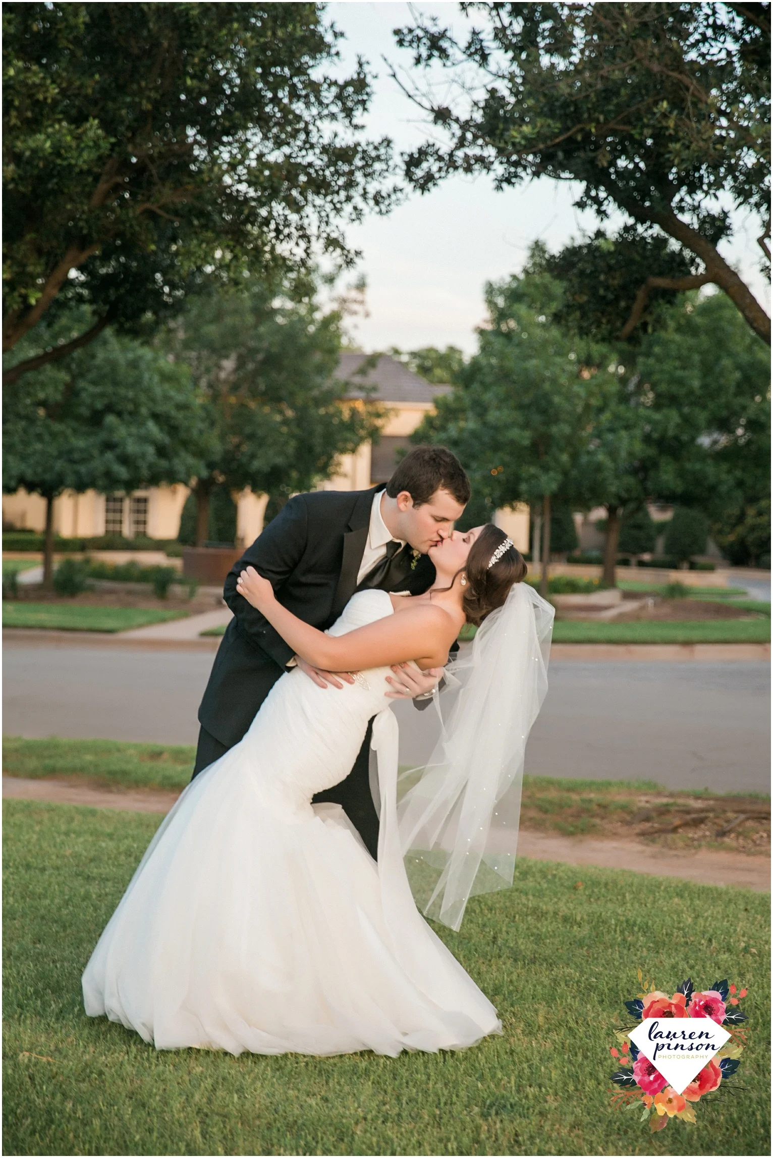 wichita-falls-wedding-photographer-kemp-center-at-the-forum-photography-two-clever-chicks_1075.jpg
