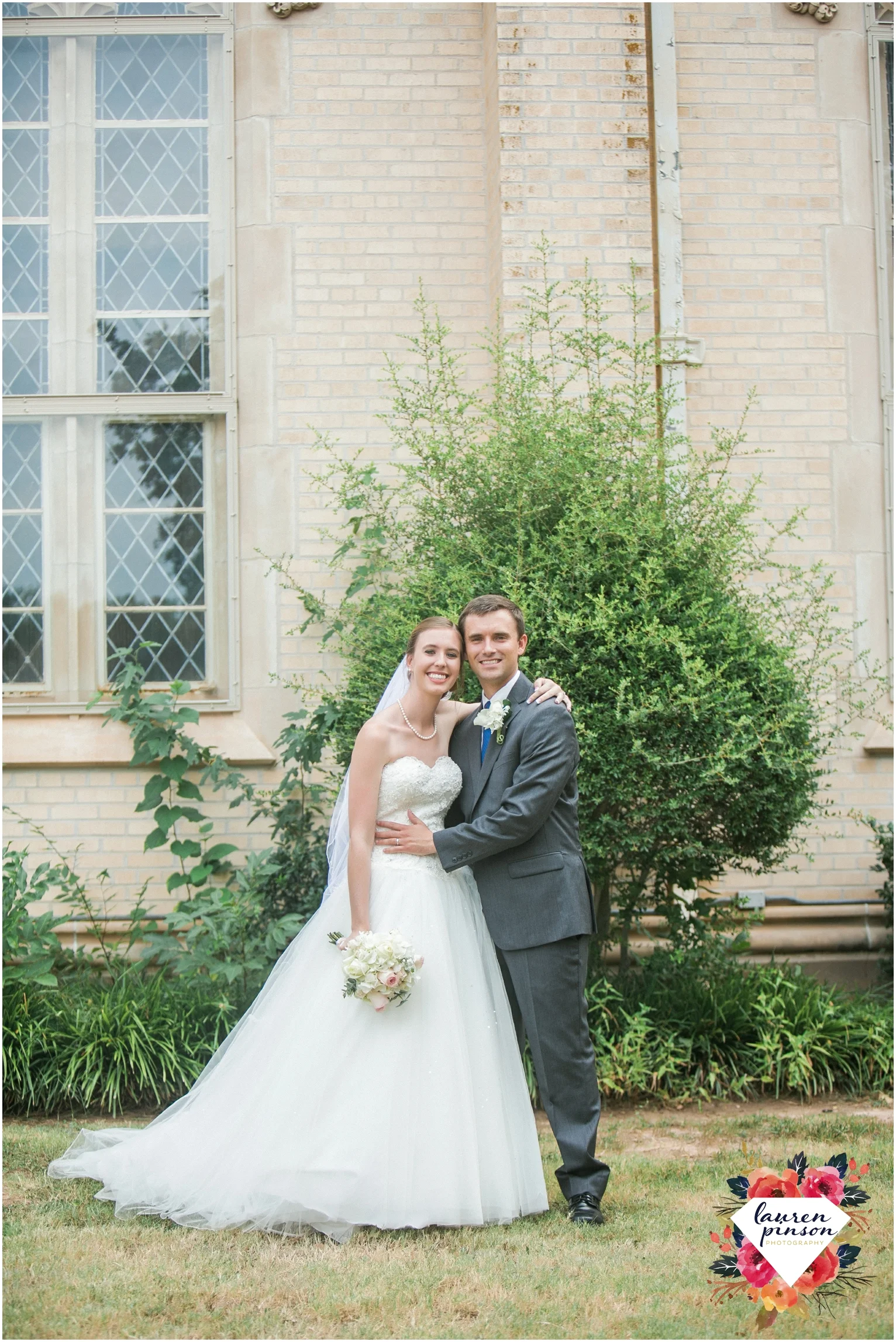 wichita-falls-wedding-photography-at-fain-presbyterian-church-and-the-wellington-timeless-classic-modern-photographer_1144.jpg