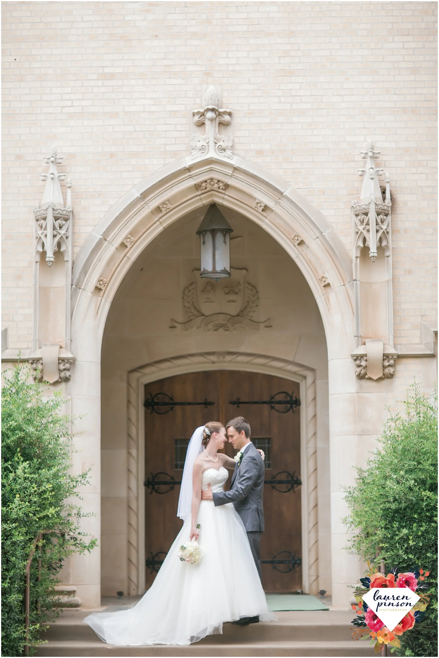 wichita-falls-wedding-photography-at-fain-presbyterian-church-and-the-wellington-timeless-classic-modern-photographer_1169.jpg
